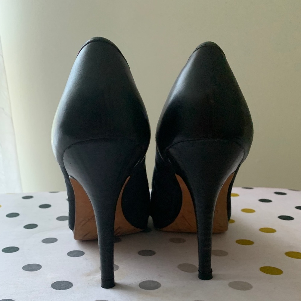 Coach Heels - Picture 4 of 8